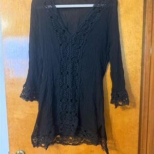La blanca black Lace Trim Tunic Top